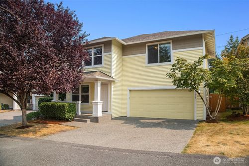 37027 Se Stewart St, Snoqualmie, WA, 98065-8710 | Card Image