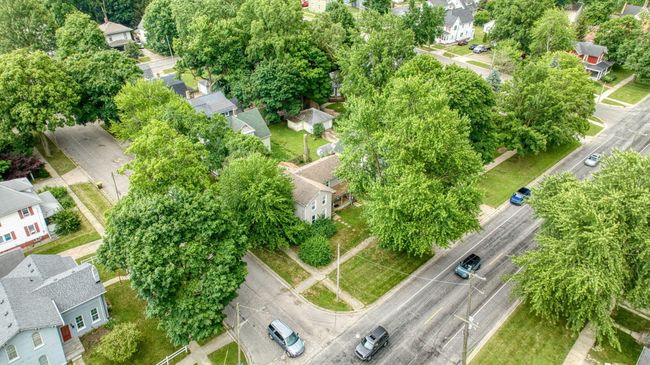 624 N Broad St, Home with 5 bedrooms, 3 bathrooms and 2 parking in Adrian MI | Image 38