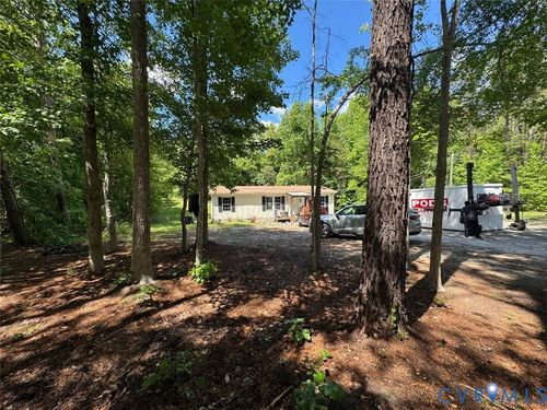 22560 Genito Rd, Amelia Court House, VA, 23002-5314 | Card Image
