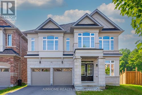 39 Bolsby Crt, Aurora, ON, L4G1B7 | Card Image