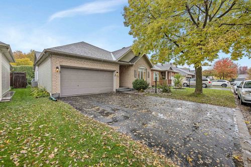 13 Fieldcrest Ave, Nepean, ON, K2J4W7 | Card Image