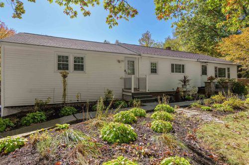 43 Maple Ave, Newton, NH, 03858-3108 | Card Image