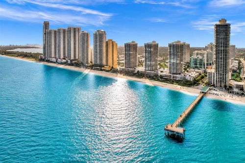 818-16425 Collins Ave, Sunny Isles Beach, FL, 33160-4537 | Card Image