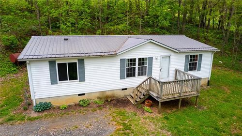 760 Townview St, West Jefferson, NC, 28694-6003 | Card Image