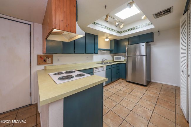 Kitchen | Image 6