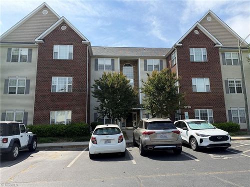 2b-3710 Spanish Peak Dr, High Point, NC, 27265-7941 | Card Image