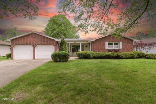 516 Lorraine Ave, Bowling Green, OH, 43402-1529 | Card Image