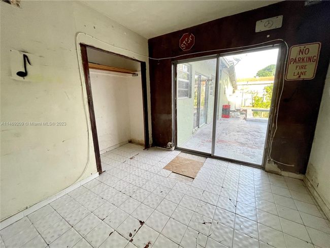 230 Ne 175 Th Ter, House other with 3 bedrooms, 2 bathrooms and null parking in North Miami Beach FL | Image 14