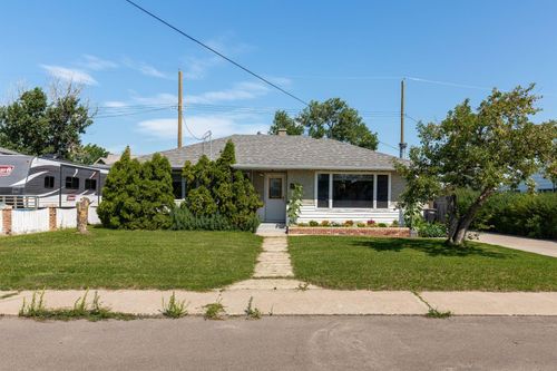 235 17 St, Fort Macleod, AB, T0L0C4 | Card Image