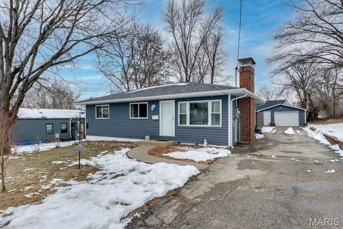 203 Almentor Ave, Saint Louis, MO, 63119-1402 | Card Image