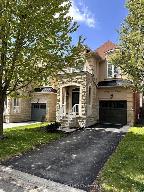 18 Yarden Dr, Maple, ON, L6A0W2 | Card Image