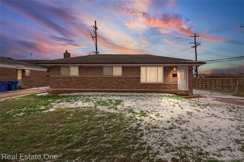 32955 Hawthorne Dr, Warren, MI, 48092-1083 | Card Image