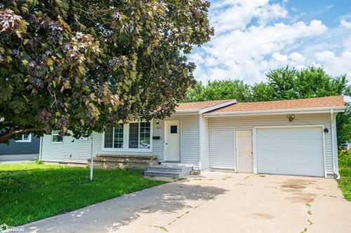 707 E Carleton St, Toledo, IA, 52342-1913 | Card Image