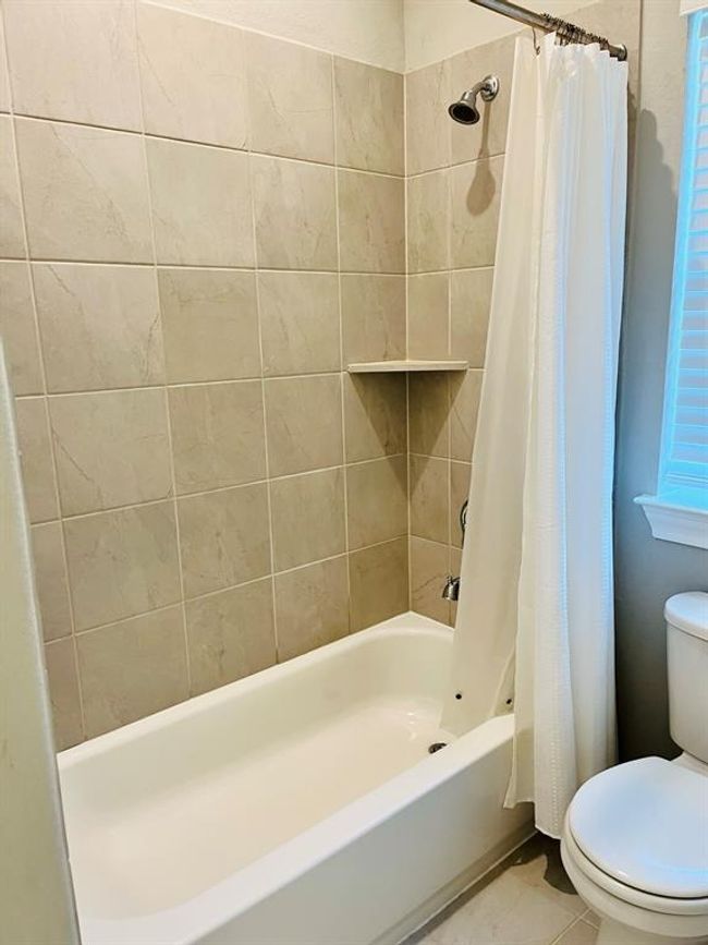 2641 Summer Indigo Trl, House other with 4 bedrooms, 4 bathrooms and 2 parking in Pearland TX | Image 16
