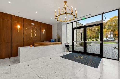 apt-208-148 Weston Rd, Wellesley, MA, 02482-5755 | Card Image