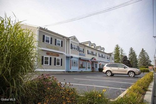 ste-23-318 Delaware Ave, Delmar, NY, 12054-1911 | Card Image