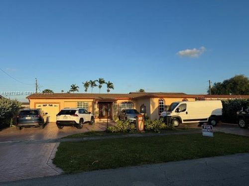 1325 W 4th Ln, Hialeah, FL, 33010-2924 | Card Image