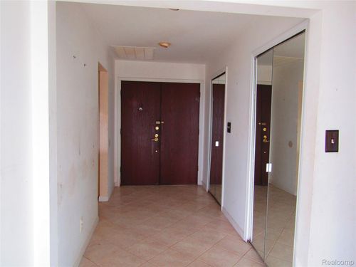 apt-10c-15801 Providence Dr, Southfield, MI, 48075-3138 | Card Image