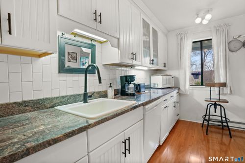 b-291 Heritage Vlg, Southbury, CT, 06488-1742 | Card Image