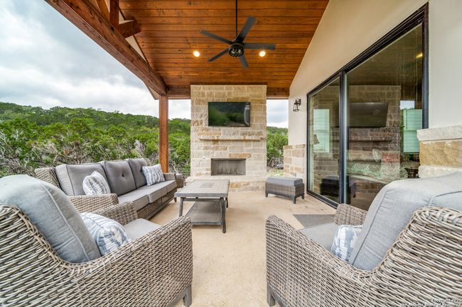 895 Private Road 1742, House other with 4 bedrooms, 5 bathrooms and null parking in Mico TX | Image 21