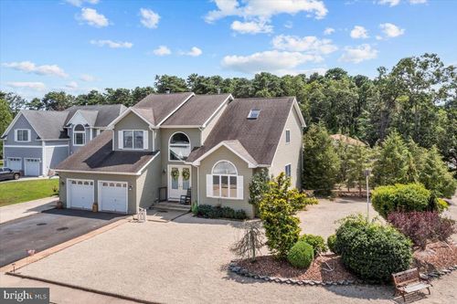 3 Victory Ln, Brick, NJ, 08723-6373 | Card Image
