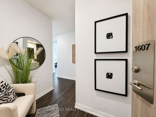 1607-75 Canterbury Pl, North York, ON, M2N0L2 | Card Image