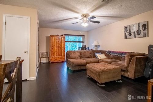 16 Nicholas Ct, Spotswood, NJ, 08884-1885 | Card Image