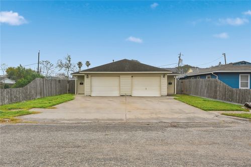 326 Oleander Ave, Corpus Christi, TX, 78404-1733 | Card Image