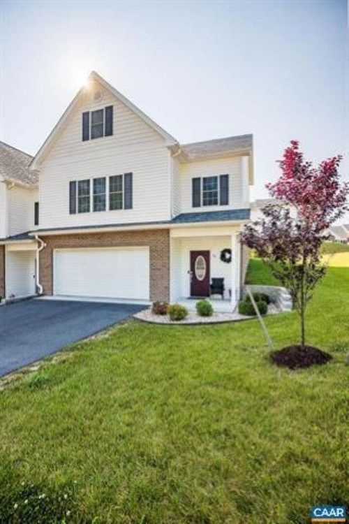 15 Collinswood Way, STAUNTON, VA, 24401 | Card Image