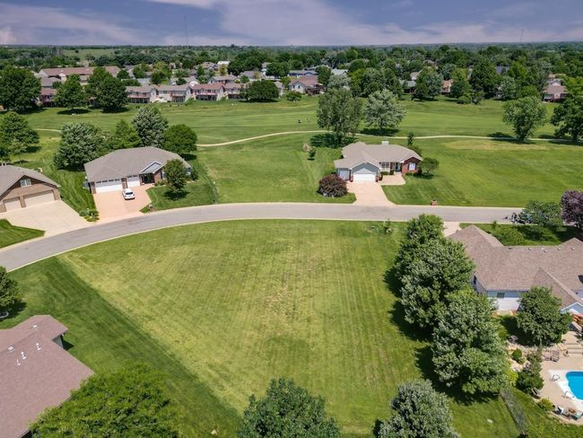Aerial perspective of suburban area | Image 6