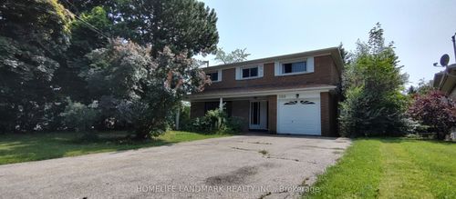 100 Kingslake Rd, North York, ON, M2J3E8 | Card Image