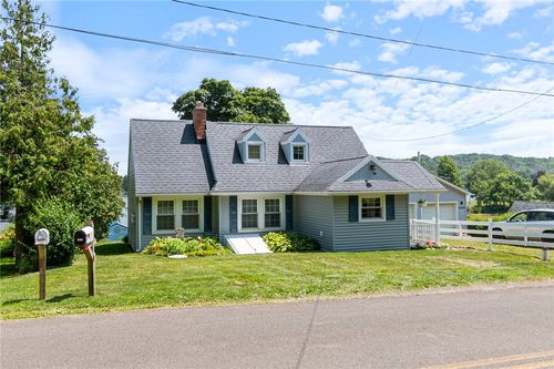 8230 Graves Point Rd, Wolcott, NY, 14590-9407 | Card Image