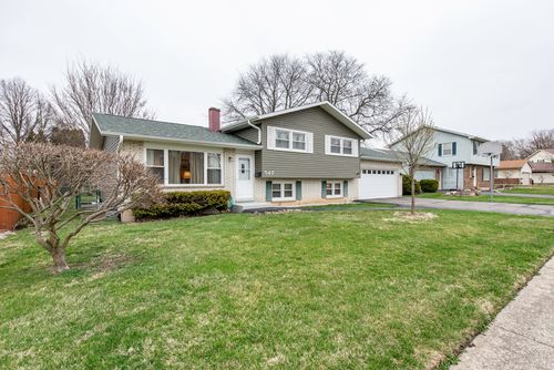 547 Phillips Cir, Antioch, IL, 60002-1241 | Card Image