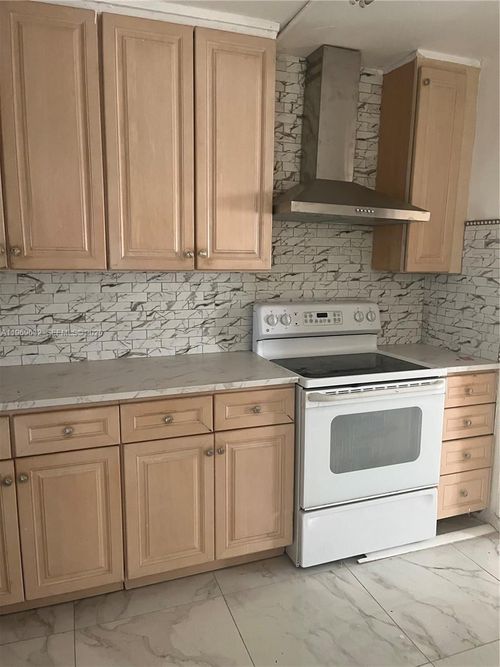 89-6548 Racquet Club Dr, Lauderhill, FL, 33319-1830 | Card Image