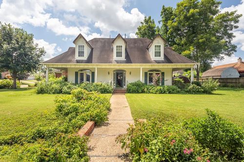 3510 Sara Woods Dr, Bartlett, TN, 38133-3841 | Card Image
