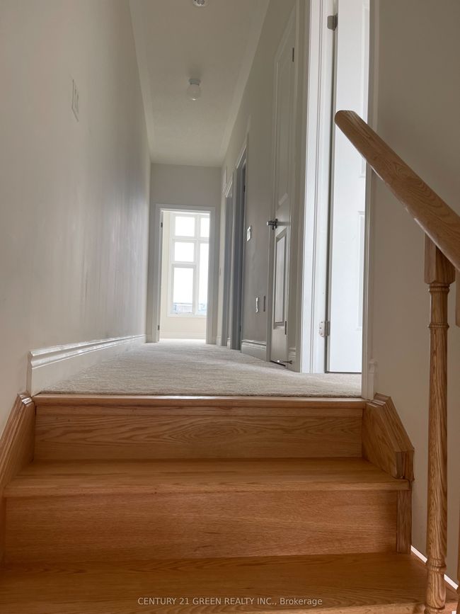 8 Tamola Park Crt, House attached with 3 bedrooms, 3 bathrooms and 1 parking in Toronto ON | Image 10