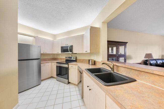 APT-404 - 100 Uno Lago Dr, Condo with 2 bedrooms, 2 bathrooms and null parking in Juno Beach FL | Image 5