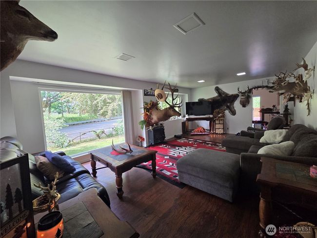 418 Sw Canyon Loop, House other with 4 bedrooms, 2 bathrooms and 3 parking in Winlock WA | Image 4
