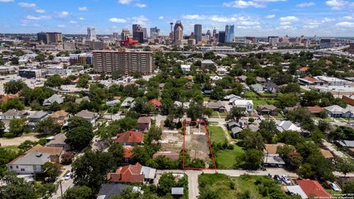 809 W Poplar St, San Antonio, TX, 78212-5028 | Card Image