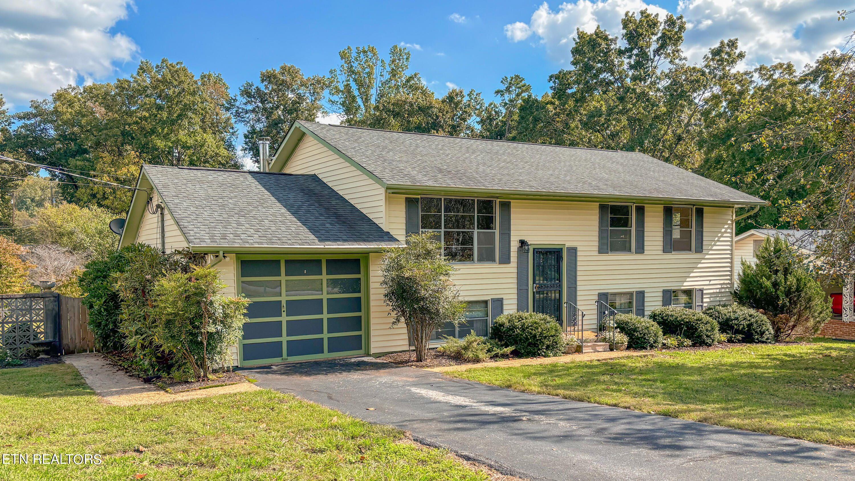 Lancewood Dr, Knoxville, TN 37920