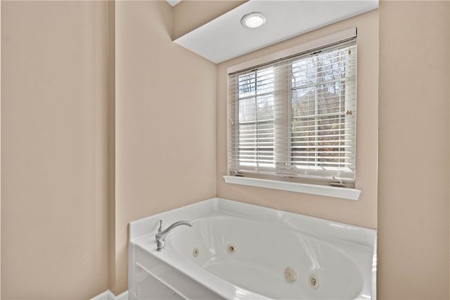 1123 Linden Vue Dr, Townhouse with 3 bedrooms, 3 bathrooms and 2 parking in Canonsburg PA | Image 18