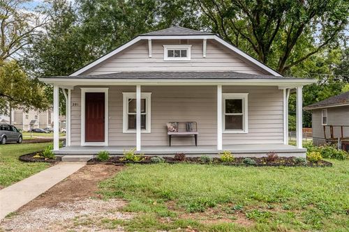 201 S 12th St, Leavenworth, KS, 66048-2345 | Card Image