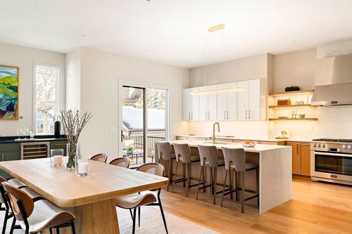 161 Cushing St, Cambridge, MA, 02138-4526 | Card Image