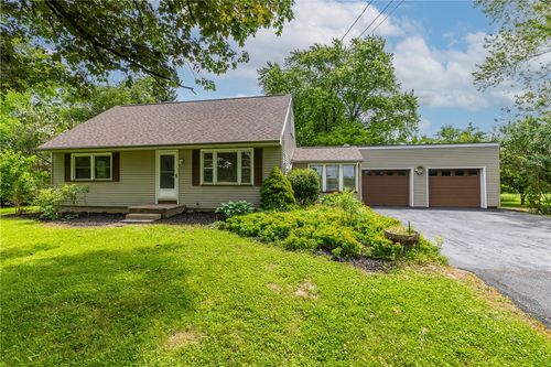 216 Middle Road, Henrietta, NY, 14467 | Card Image