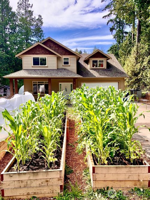 125 Park Dr, Point Roberts, WA, 98281-9315 | Card Image
