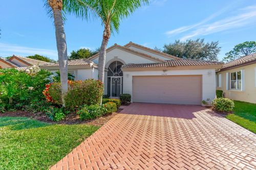 5670 Swaying Palm Ln, Boynton Beach, FL, 33437-4224 | Card Image