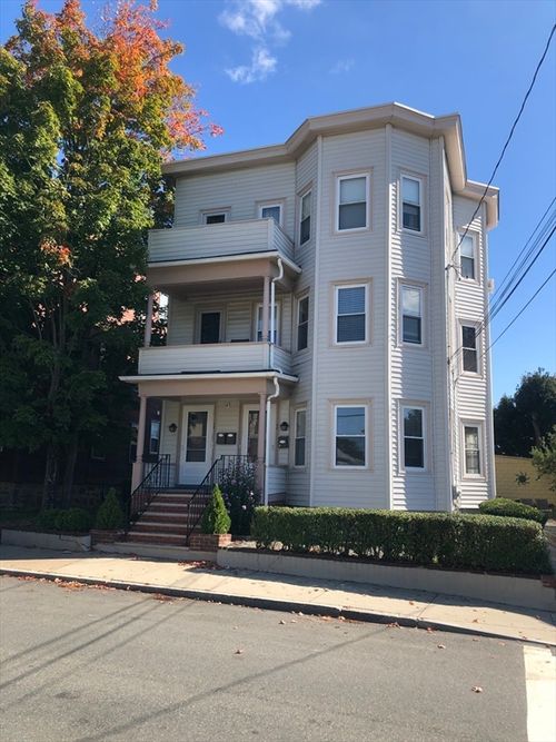 40-38 Russell St, Malden, MA, 02148-5437 | Card Image