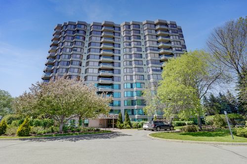 202-1200 Ch Du Golf, Montréal, QC, H3E1P5 | Card Image