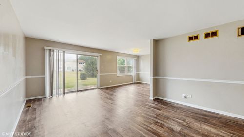 6814 Winston Dr, Tinley Park, IL, 60477-1748 | Card Image