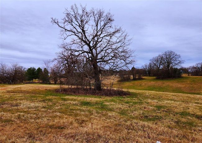 This is the view of lot 125 overlooking lot 124. | Image 16